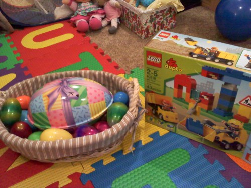 2013_03 31 Duplos inside eggs