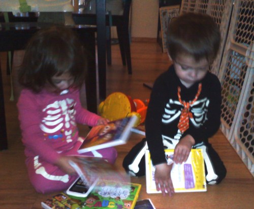 2013_09 06 Glow in dark skeleton jammies