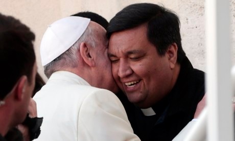 2014_01 08 Pope Francis greets Father Baez