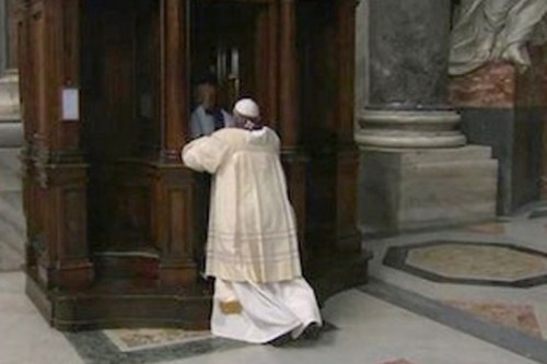 2014_03 28 Pope Francis went to Confession