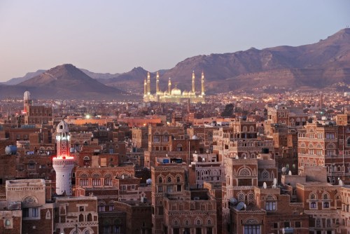 the-capital-of-yemen-view-on-the-old-city-from-roof-1600x1070