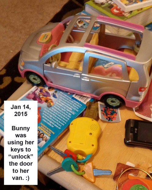 2015_01 14  Alessia uses key to unlock van door