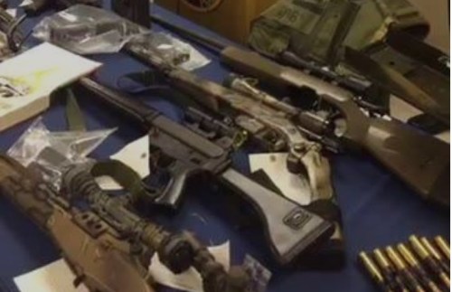 2016_06 Abdullah weapons