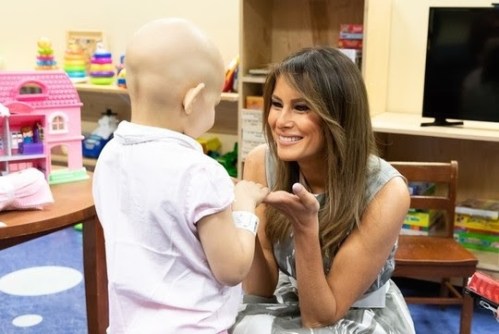 2018_07 24 Melania with cancer patient
