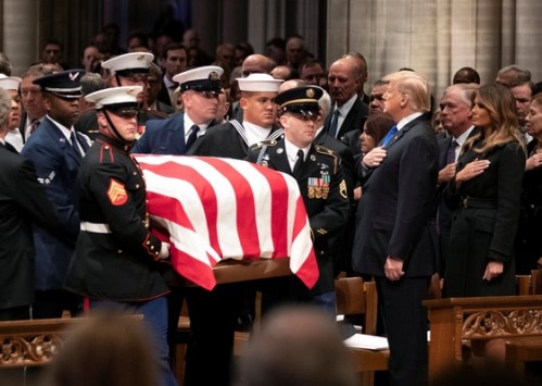 2018_12 05 Trump hand