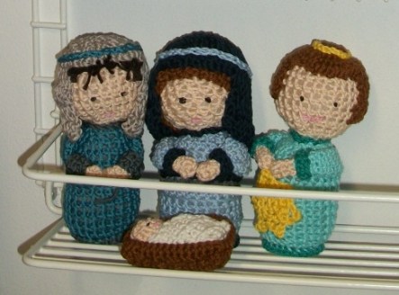 2018_12 crocheted nativity