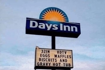 2020_08 18 Days Inn sign